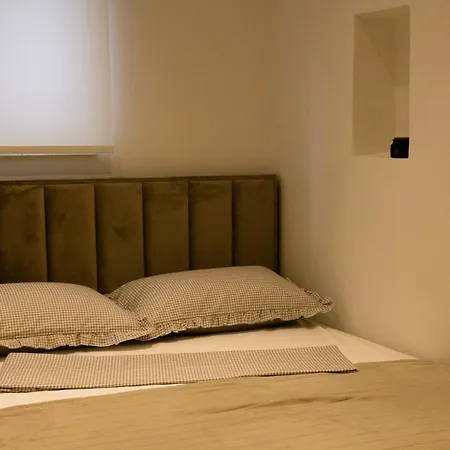 Bastun & Dujka's Balatura Appartement